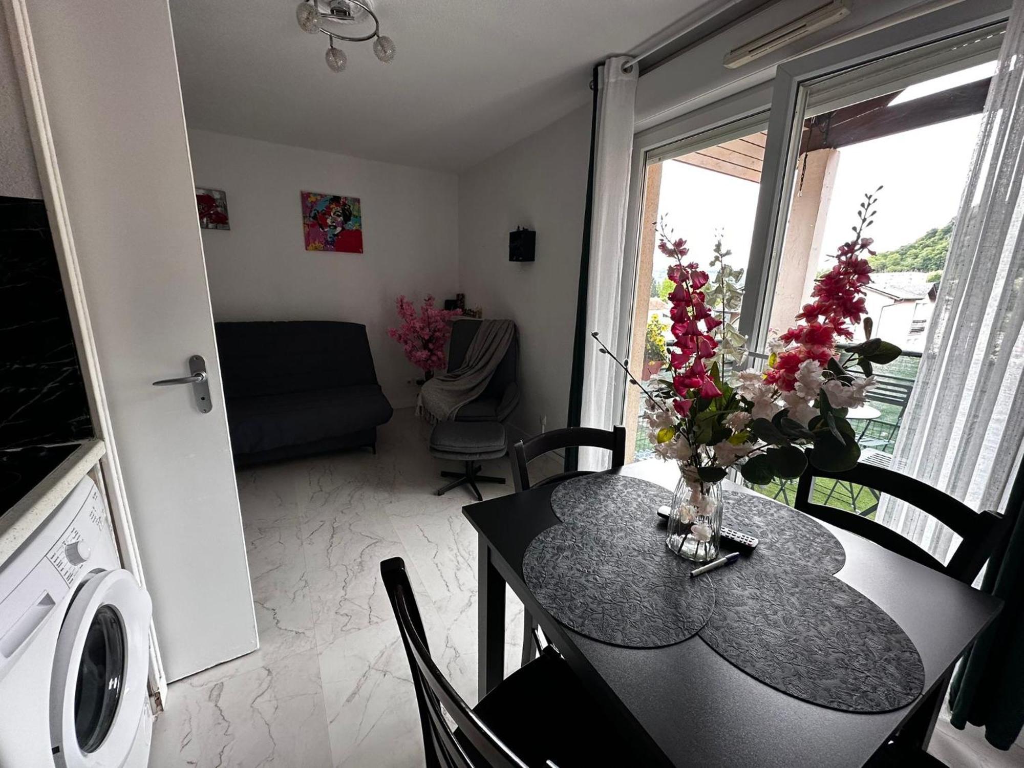Ararat Apartment Lourdes